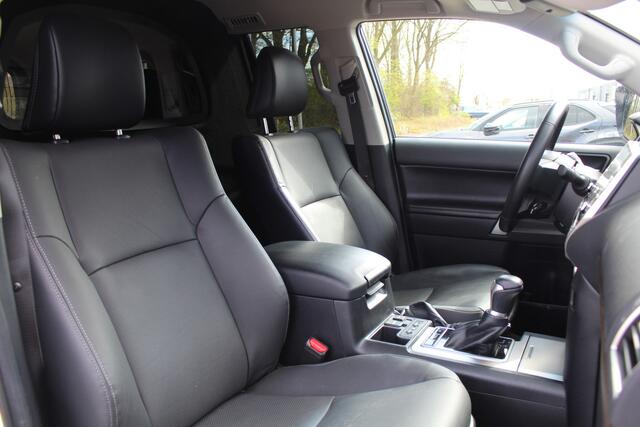 Toyota LAND CRUISER 2.8 D-4D-F Professional Window Van 2e Paasdag open van 10:00 - 15:00 | Rijklaar | Trekhaak | Off-road pack | NL-auto | Leder | JBL | Keyless | Blind Spot | Camera's | Stoelkoeling-/verw. | PDC v+a