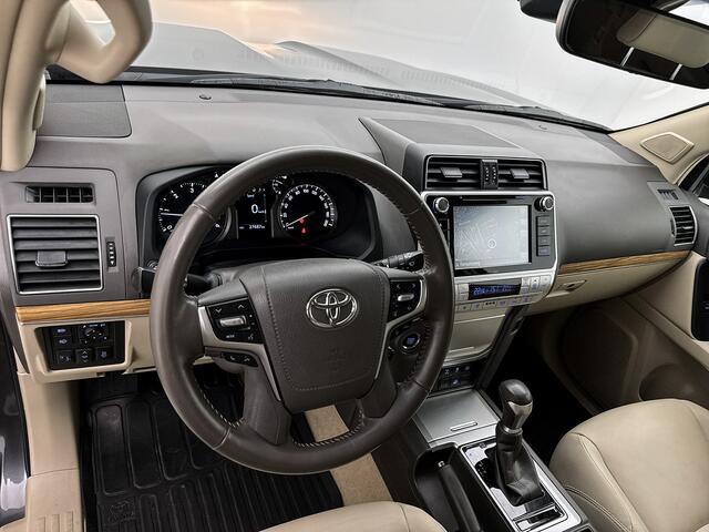 Toyota LAND CRUISER 2.8 D-4D-F Professional High Roof Blind Van NAP Leder Navigatie Trekhaak 3500kg Camera Stoelverwarming Euro 6