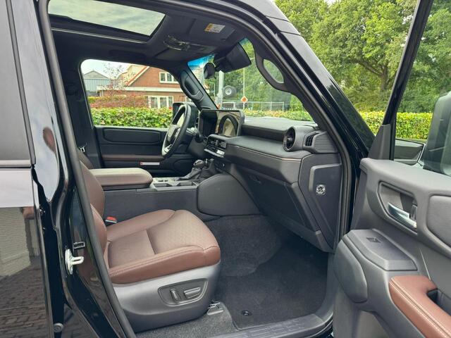 Toyota LAND CRUISER 2.8 D-4D Standard Roof Window Van Professional