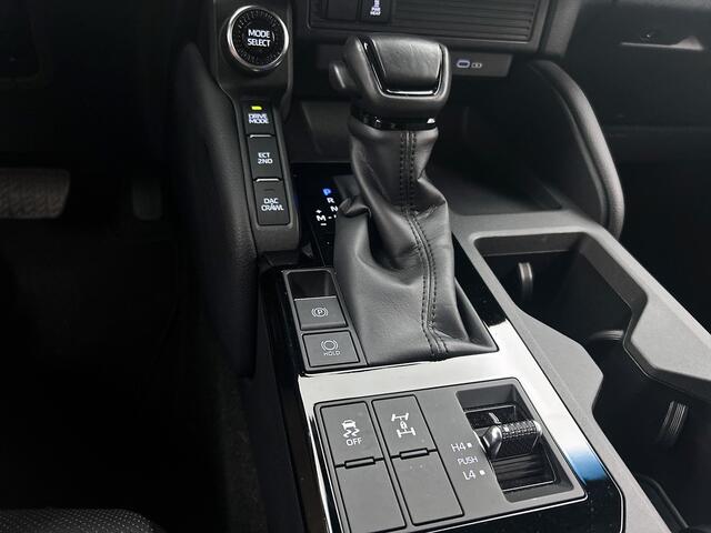 Toyota LAND CRUISER 2.8 D-4D Professional limited | BTW Voertuig | Grijs Kenteken | Stoelverwarming | Stoelventilatie | Lederen bekleding | Elektrische Achterklep | Dodehoek detectie | Trekhaak |