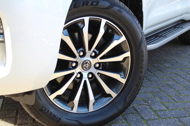 Toyota LAND CRUISER 2.8 D-4D-F Executive Window Van | Rijklaar | Trekhaak | Parelmoerlak | Opendak | Stoelverwarming | Memory | Leder | Dodehoek