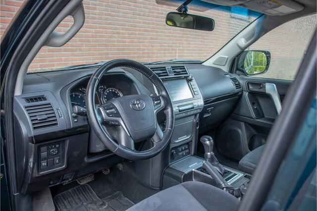 Toyota LAND CRUISER 2.8 D-4D-F Blind Van, 107.000km NAP, Camera, DAB+, Keyless, Trekhaak, Navigatie, LED.