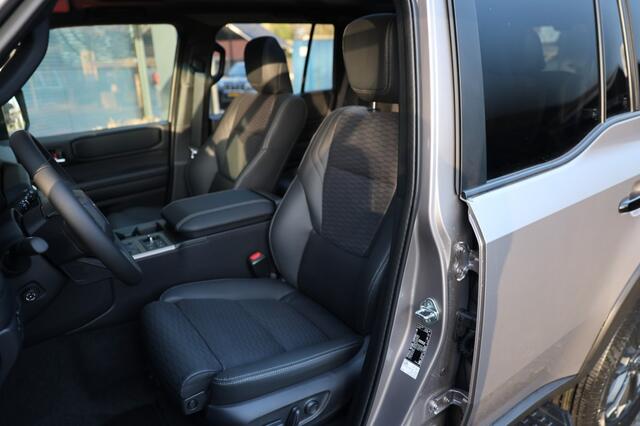 Toyota LAND CRUISER 2.8 D-4D 5DRS hybride 48v PROFESSIONAL PANO DAK A/T VAN