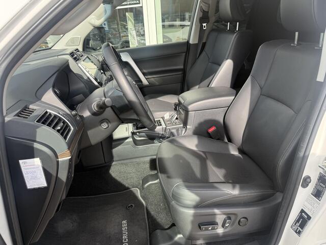 Toyota LAND CRUISER 2.8 D-4D-F Professional Window Van Grijs kenteken zonder BPM, Nieuw geleverd NL, 1e eigenaar, slechts 22000km, Trekhaak, Off road pack