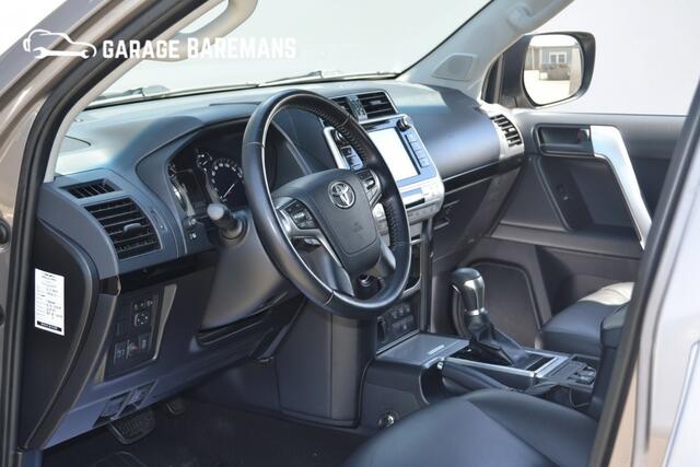 Toyota LAND CRUISER 2.8 D-4D-F Challenger Window Van BEARLOCK