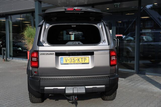 Toyota LAND CRUISER 2.8 D-4D 5DRS PROFESSIONAL A/T VAN