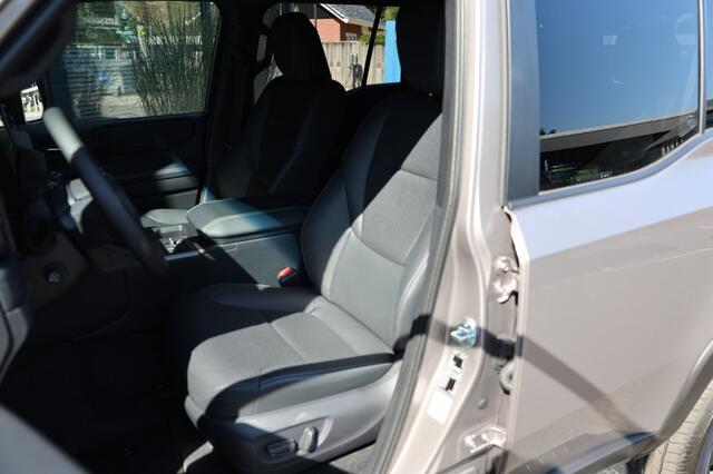 Toyota LAND CRUISER 2.8 D-4D 5DRS MILD HYBRIDE EXECUTIVE A/T VAN