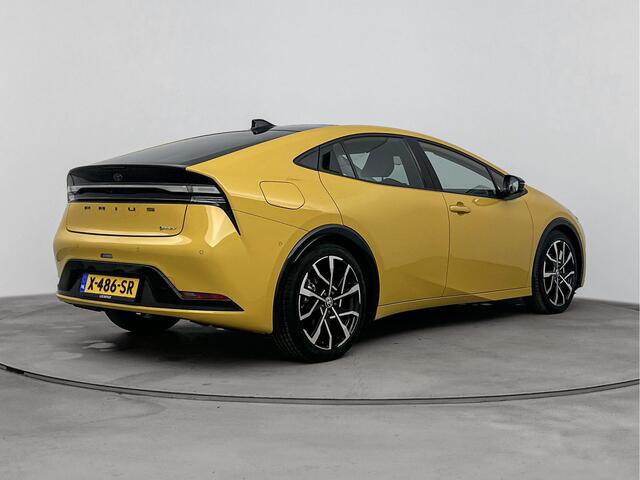 Toyota PRIUS 2.0 Plug-in Solar Edition | 360 Camera | Navigatie | Stoel en stuurwiel verwarmd | LM velgen |