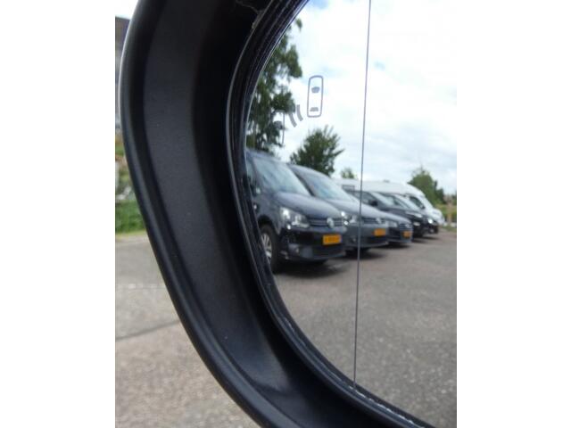 Toyota PRIUS 1.8 EXECUTIVE,Camera,JBL,Keyless,Navi,Dodehoek
