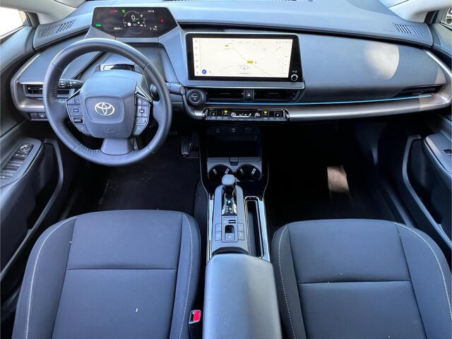 Toyota PRIUS 2.0 Plug-in Hybrid 220 Executive Automaat / Dealer onderhouden / Navigatie / Apple Carplay Android / Stuur-, stoel- en voorruitverwarming / Adaptieve CC / 19"LM wielen / Winterwielen inclusief /