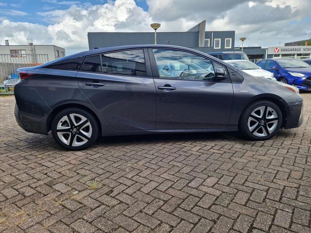Toyota PRIUS 1.8 Dark Edition