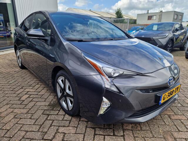 Toyota PRIUS 1.8 Dark Edition