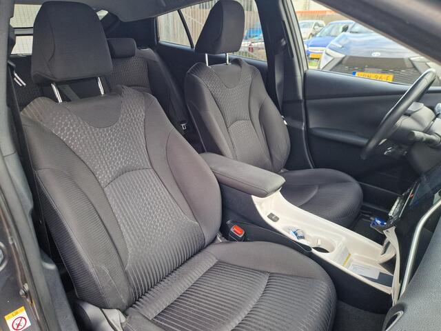 Toyota PRIUS 1.8 Dark Edition