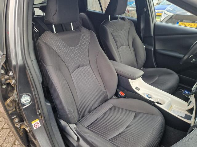 Toyota PRIUS 1.8 Dark Edition