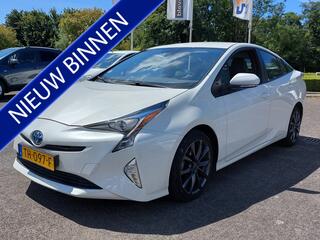 toyota-prius-1.8-hybrid-black-editi