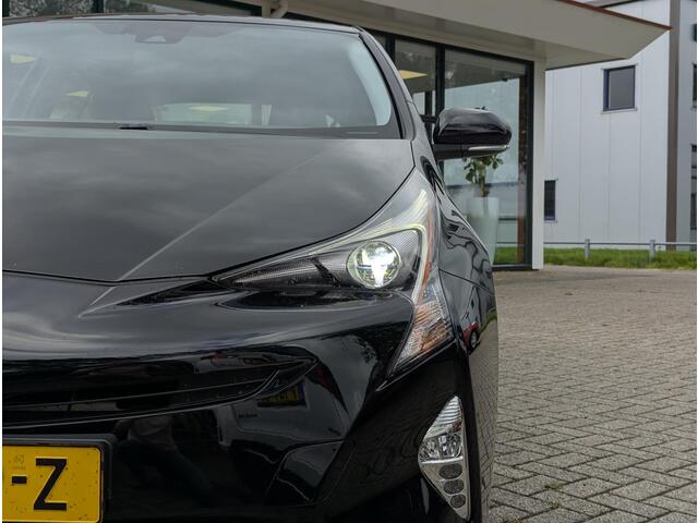 Toyota PRIUS 1.8 Dynamic | BSM | ACC | Camera | Stoelverwarming | HUD | DAB
