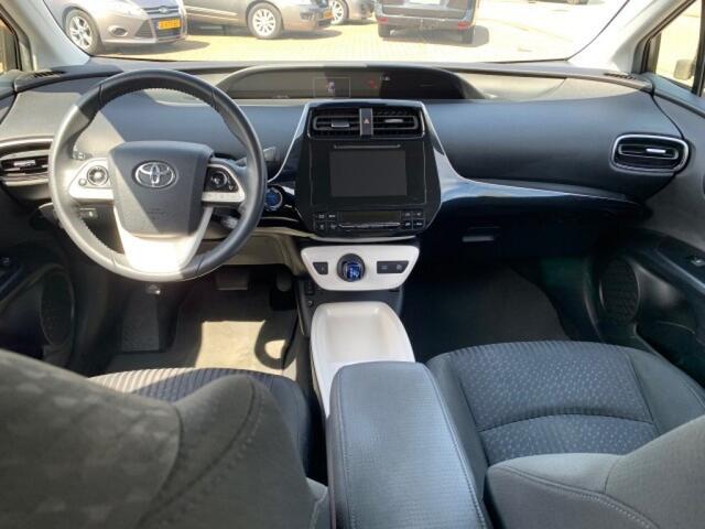 Toyota PRIUS 1.8 Dynamic F. Hybrid Ad.Cruise Clima Navi 102.118km