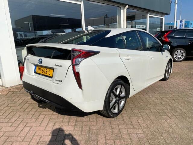 Toyota PRIUS 1.8 Dynamic F. Hybrid Ad.Cruise Clima Navi 102.118km