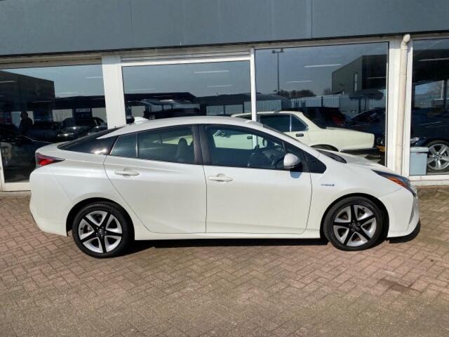 Toyota PRIUS 1.8 Dynamic F. Hybrid Ad.Cruise Clima Navi 102.118km