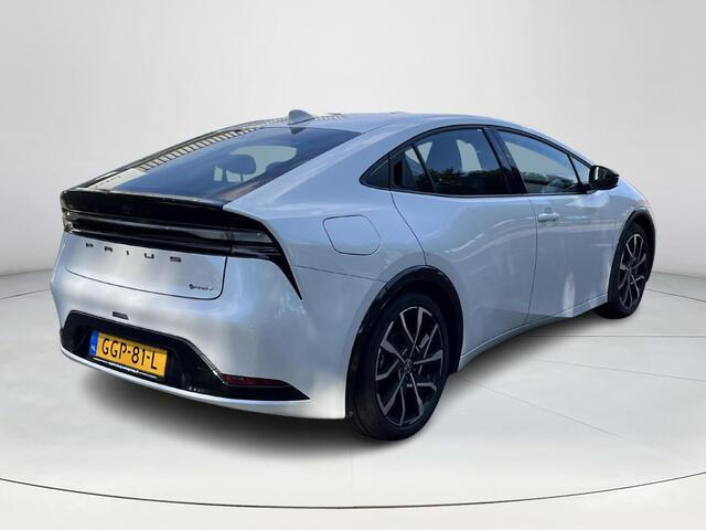 Toyota PRIUS 2.0 Plug-in Executive | 19 inch | Parelmoer lak | CarPlay | Android Auto