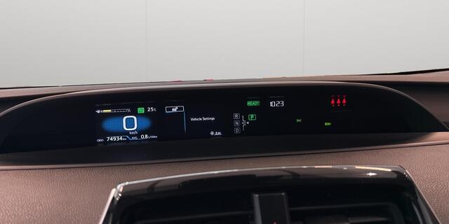 Toyota PRIUS 1.8 Plug-in Executive | Full Map Navi | Bluetooth | verwarmde stoelen | lm velgen |