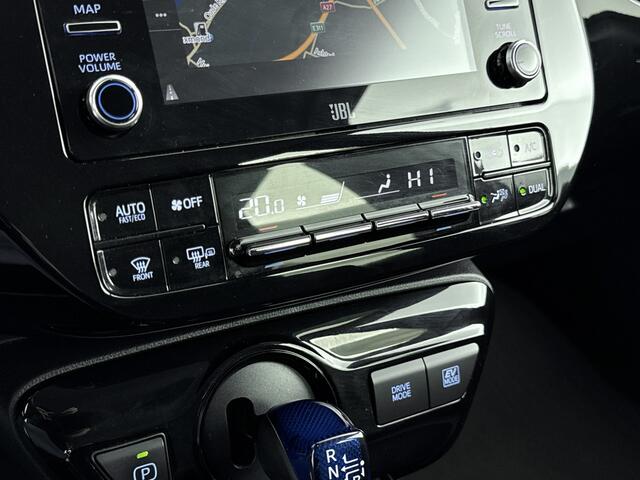 Toyota PRIUS 1.8 Dynamic | Head Up Display | Navigatie | JBL Premium Audio | Parkeercamera |
