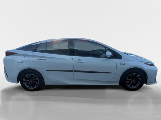 Toyota PRIUS 1.8 Plug-in Business Plus | Automaat | Navigatie | Climate Control | Cruise Control | Camera | Bluetooth | JBL | Dealer Onderhouden