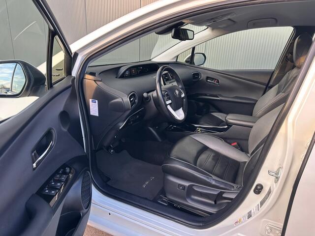 Toyota PRIUS 1.8 Black Edition CAMERA | LEDER | TREKHAAK | HEAD UP !