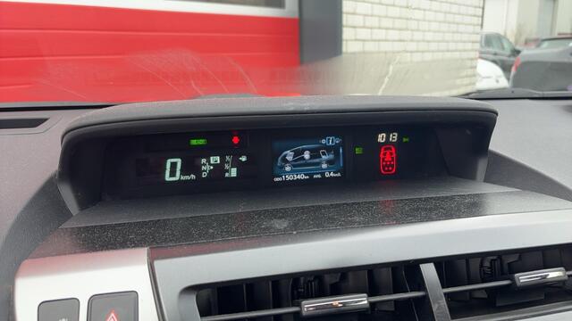 Toyota PRIUS 1.8 Dynamic 7 PERS / PANORAMADAK / FULL LED / KEYLESS / STOELVERW / CAMERA / NAVI / CLIMA / BLUETOOTH / CRUISE / NL-AUTO