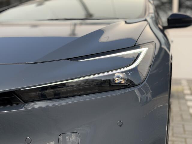 Toyota PRIUS 2.0 Plug-in Executive | GEEN AFLEVERKOSTEN | Panoramadak, Elektrische achterklep, Dodehoekdetectie