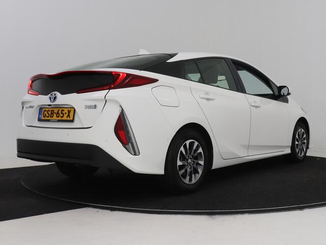 Toyota PRIUS 1.8 Plug-in Hybrid Dynamic Limited | Head up Display | Navigatie | Stoelverwarming | Cruise Control Adaptief | Camera |