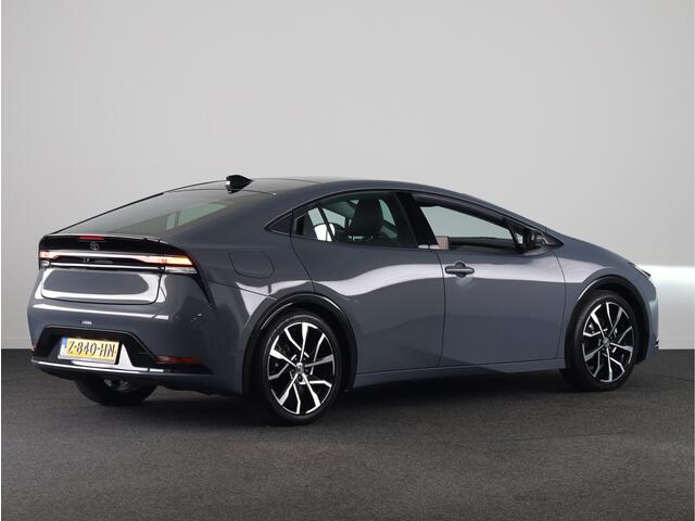 Toyota PRIUS 220 Plug-in Executive | Panoramadak | Parkeersensoren V+A | Navigatie |