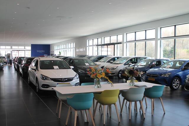 Toyota PRIUS 2.0 Plug-in Solar Edition | Navigatie | 19" Lichtmetalen velgen | Camera | Unieke auto!