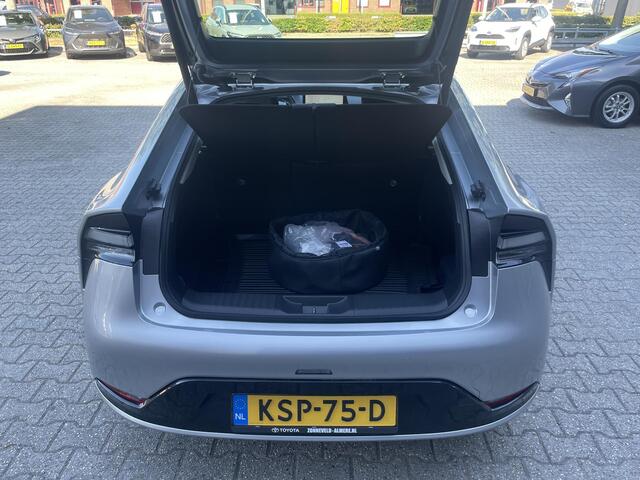 Toyota PRIUS 2.0 Plug-in Hybrid 220 Executive All seasonbanden