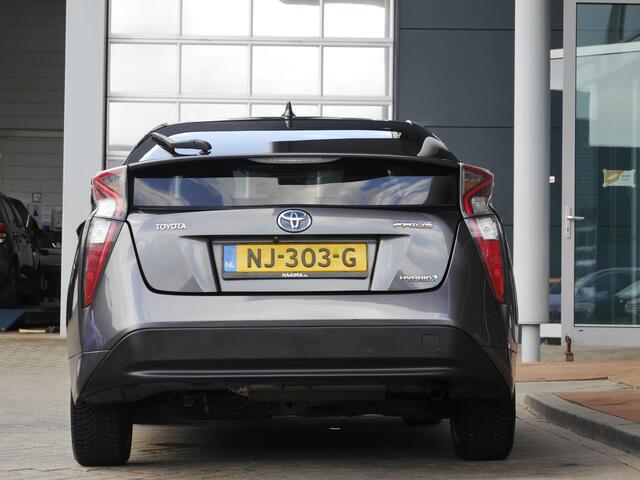 Toyota PRIUS 1.8 First Edition | Automaat| Head up display | Stoelverwarming | Achteruitrijcamera | Adaptive cruise control | Lichtmetalen velgen | Climate control | Keyless entry en start