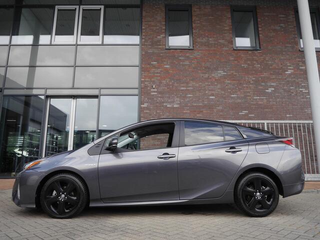 Toyota PRIUS 1.8 First Edition | Automaat| Head up display | Stoelverwarming | Achteruitrijcamera | Adaptive cruise control | Lichtmetalen velgen | Climate control | Keyless entry en start