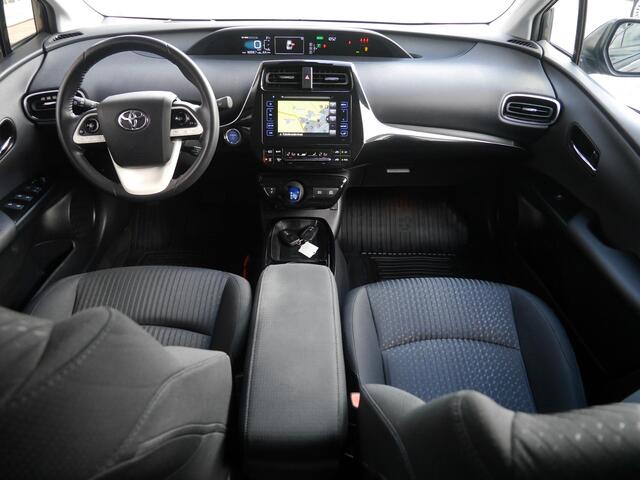 Toyota PRIUS 1.8 First Edition | Automaat| Head up display | Stoelverwarming | Achteruitrijcamera | Adaptive cruise control | Lichtmetalen velgen | Climate control | Keyless entry en start