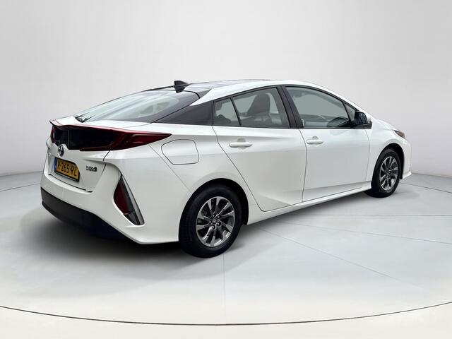 Toyota PRIUS 1.8 Plug-in Dynamic | Navigatie | Solar roof | Achteruitrijcamera