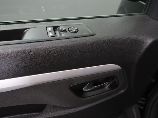 Toyota PROACE 2.0D-4D 144PK Black Line Long | Navigatie | Camera | 3-Persoons | Trekhaak