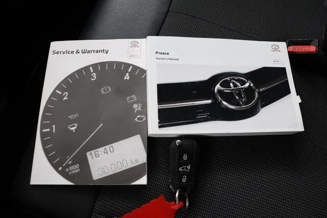 Toyota PROACE Worker 2.0 D-4D Navigator Long | Trekhaak | lat-om-lat betimmering laadruimte | Navigatie | Achterklep met ruit |