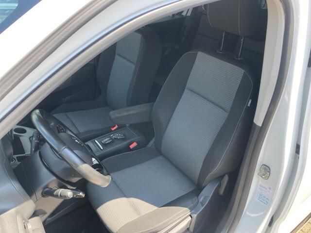 Toyota PROACE 1.2 Turbo 110pk Active / Navi