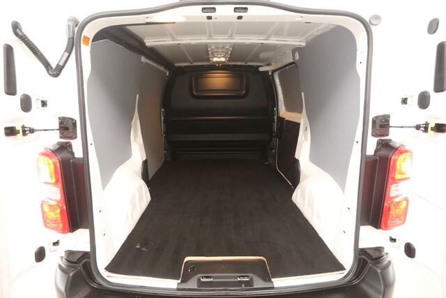 Toyota PROACE 2.0 D-4D L2H1 145PK Airco Cruise Carplay 3 Persoons Parkeersensoren Elektrpakket