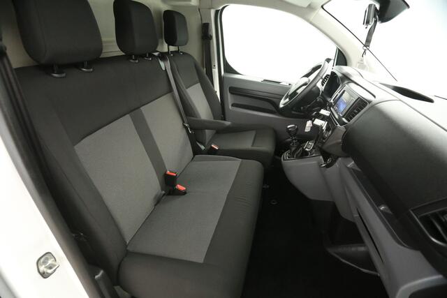 Toyota PROACE 2.0 D-4D L2H1 145PK Airco Cruise Carplay 3 Persoons Parkeersensoren Elektrpakket