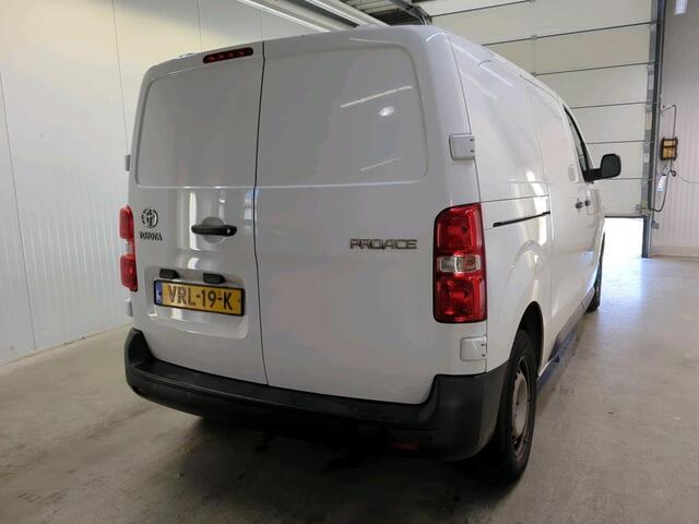 Toyota PROACE Worker 2.0 D-4D Live 2.0D 145 pk Airco Carplay Navi Cruise Control 3-Zits 39000 km