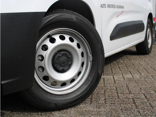 Toyota PROACE CITY Electric Challenger 50 kWh Stoelverwarming, Parkeersensoren, Apple Carplay/Android Auto