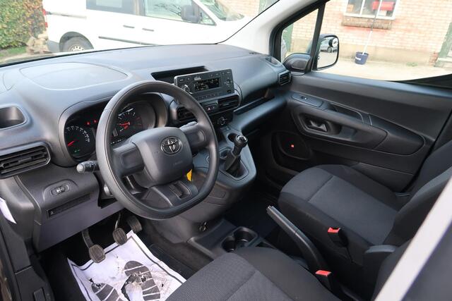 Toyota PROACE CITY 1.5 D-4D Cool Comfort TREKHAAK CRUISE DAKDRAGERS