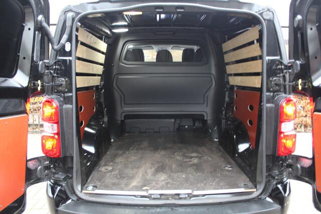 Toyota PROACE Long Worker 2.0 L2 Professional Dubbele Cabine | Automaat | Rijklaar | Trekhaak | Camera | Navi | Apple/Android | PDC | Stoel/stuur-verwarming