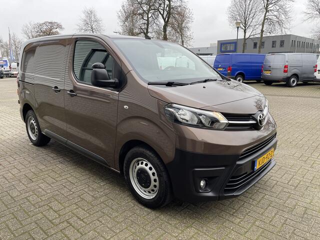Toyota PROACE Compact 2.0 D-4D 122pk automaat Navigator L1H1 / vaste prijs rijklaar ¤ 16.950 ex btw / lease vanaf ¤ 285 / bruin metallic / euro 6 diesel / bpm vrij / airco / cruise / navi / trekhaak / pdc !