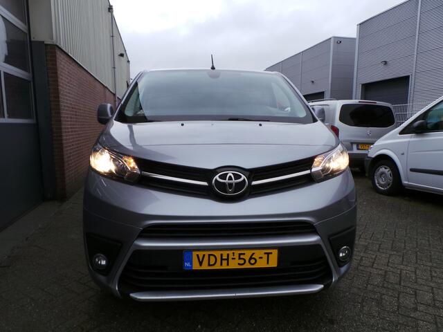 Toyota PROACE Worker 2.0 D-4D Creator Long Airco,Cruise,Pdc,Lmv,trekhaak diversen gebruikerssporen