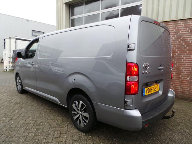 Toyota PROACE Worker 2.0 D-4D Creator Long Airco,Cruise,Pdc,Lmv,trekhaak diversen gebruikerssporen